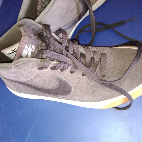Nike SB Bruin Hi Skate Shoe - Picture 1 of 8